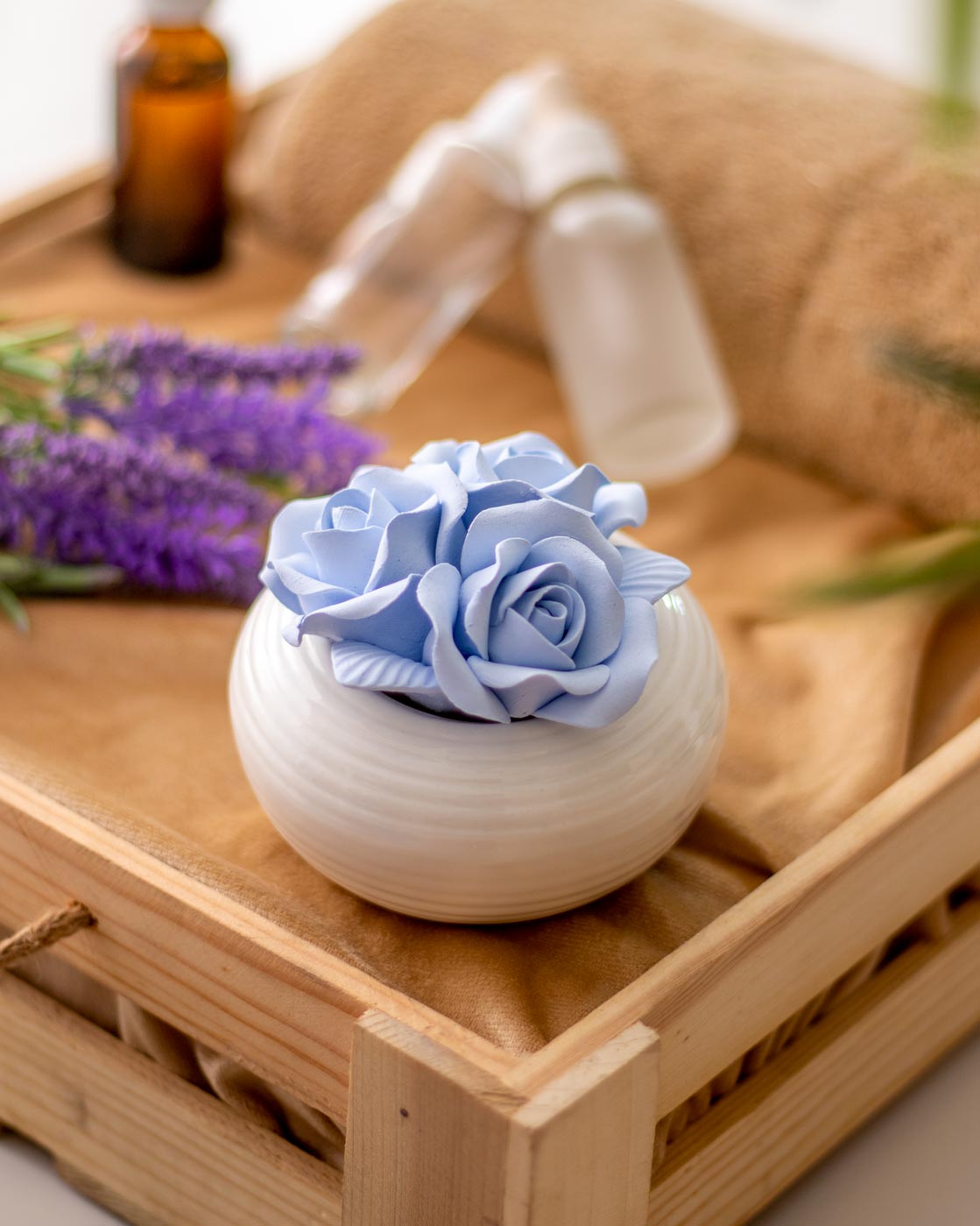 Country Roses Aroma Diffuser - White - The Decor Kart