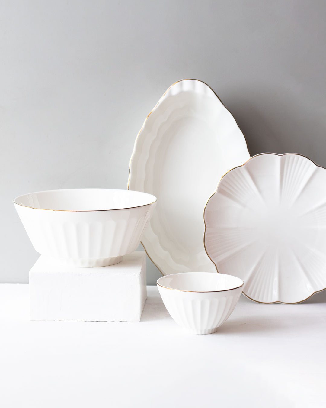 Scallops Symphony Serving Bowl - The Decor Kart