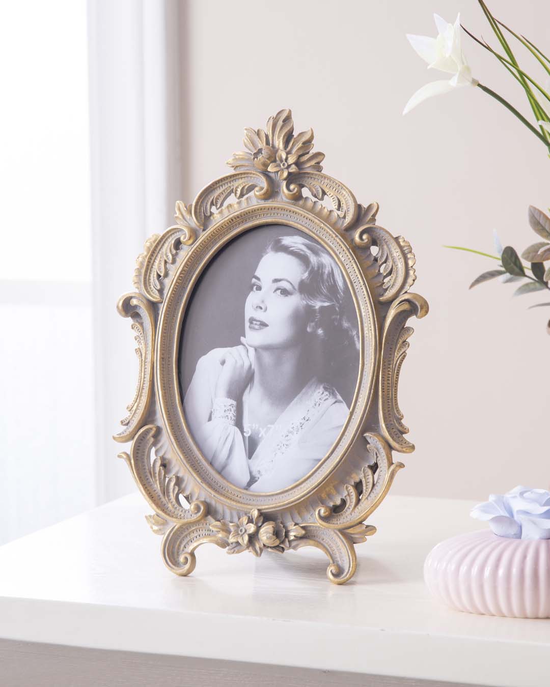 'Heritage Beauty' Victorian Photo Frame - The Decor Kart