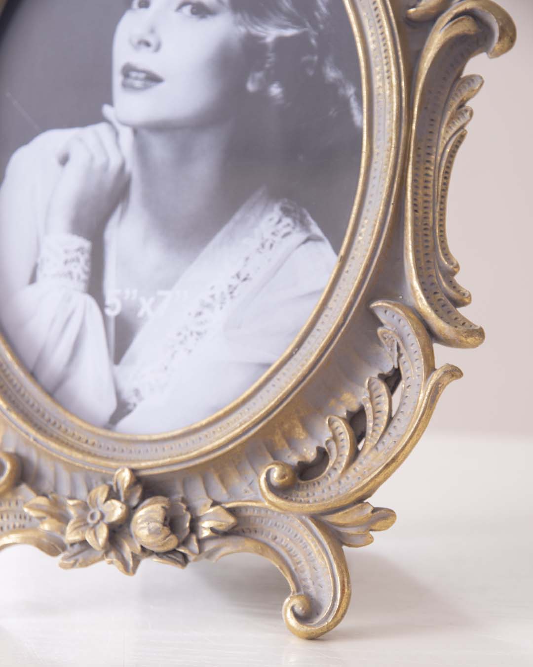 'Heritage Beauty' Victorian Photo Frame - The Decor Kart