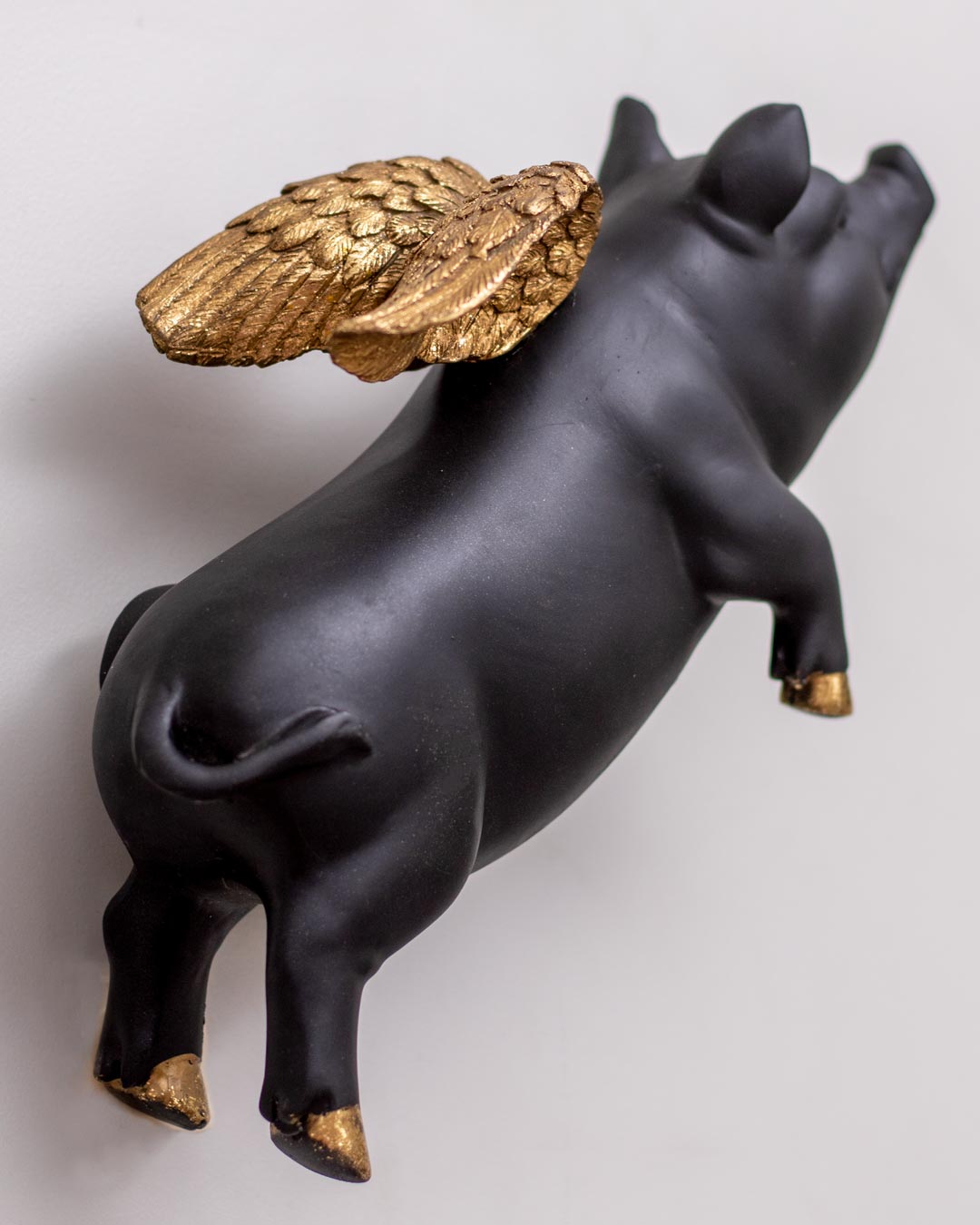 'When Pig's Fly' Wall Mounted Figurine - The Decor Kart