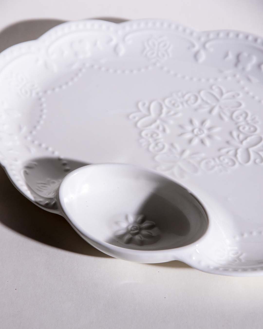 All White Embossed Chip n Dip Platter - Large - The Decor Kart