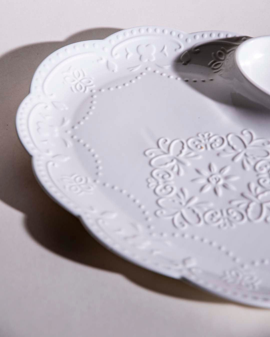 All White Embossed Chip n Dip Platter - small - The Decor Kart