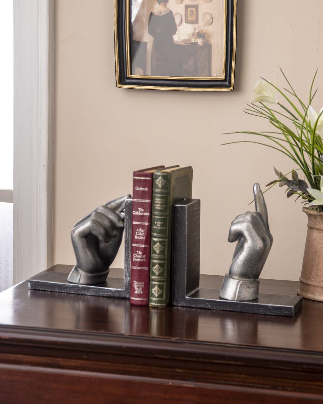 'Read to Write' Bookends - The Decor Kart