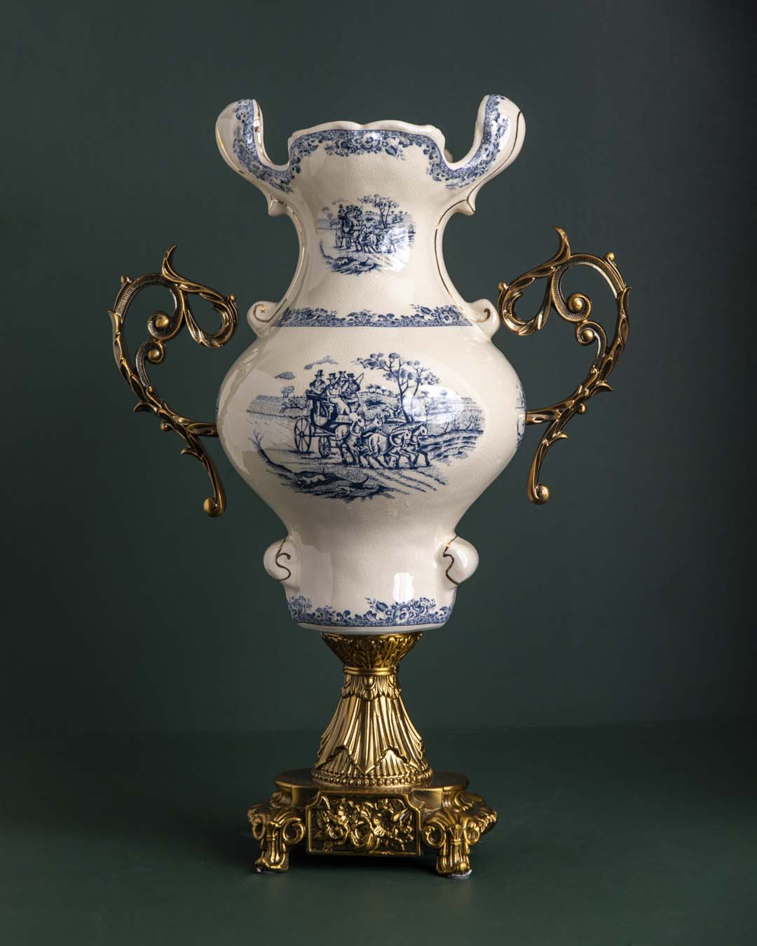 'Yorkshire' Victorian Ornamental Vase - The Decor Kart