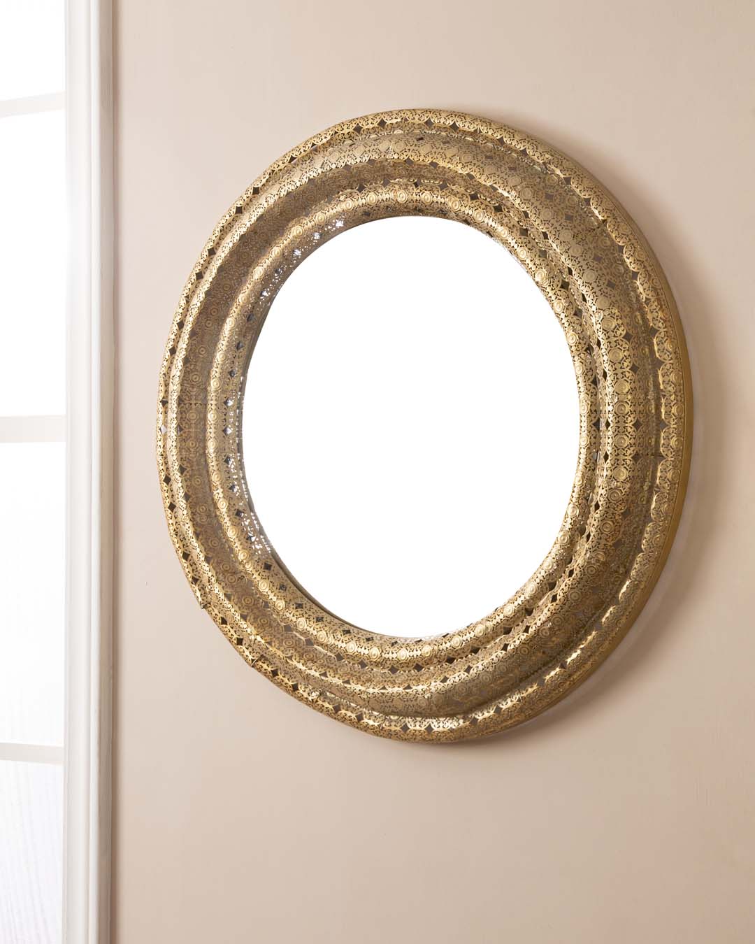 Lace Oval Metal Wall Mirror - The Decor Kart