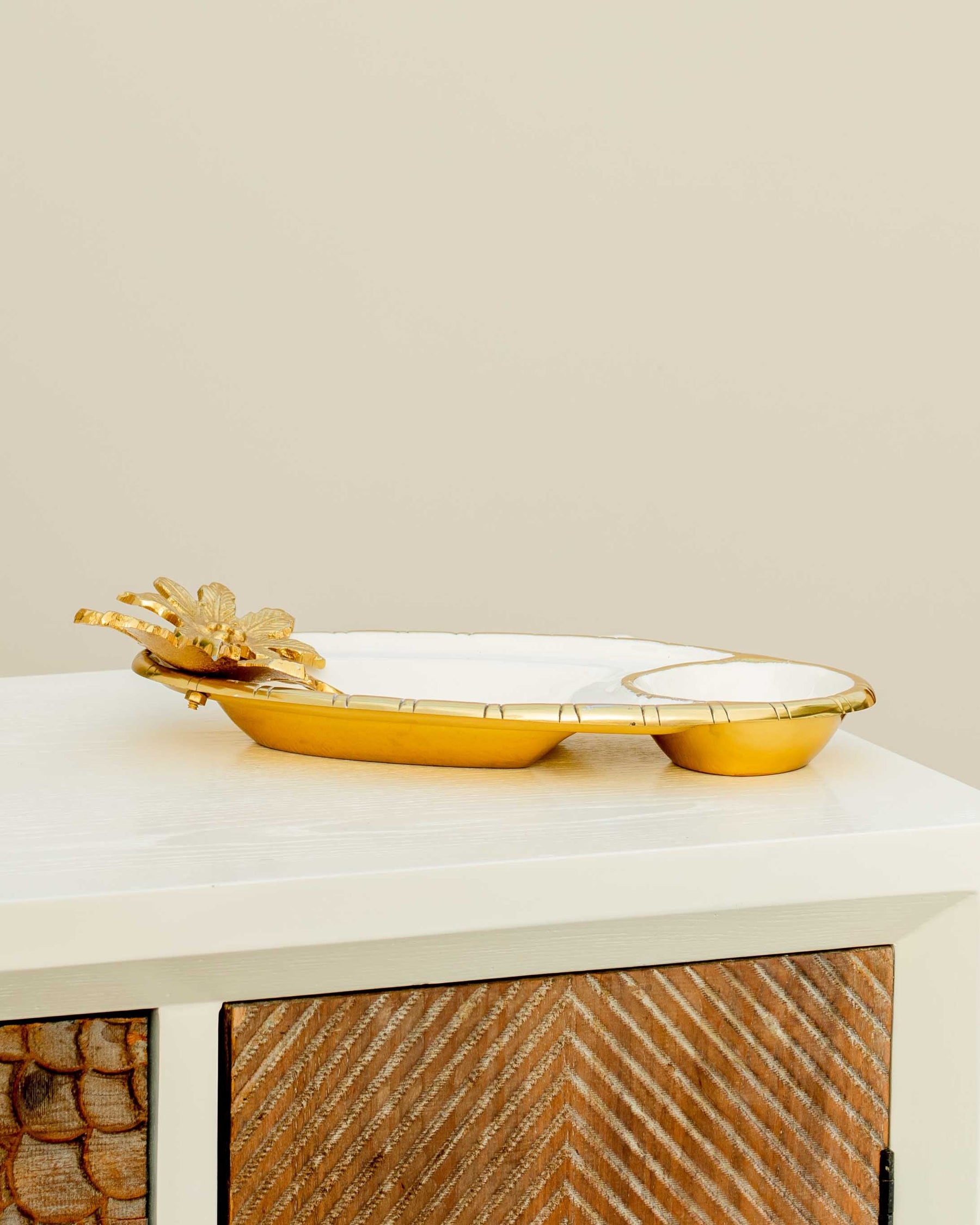 Astonish Brass Serving Platter - The Decor Kart