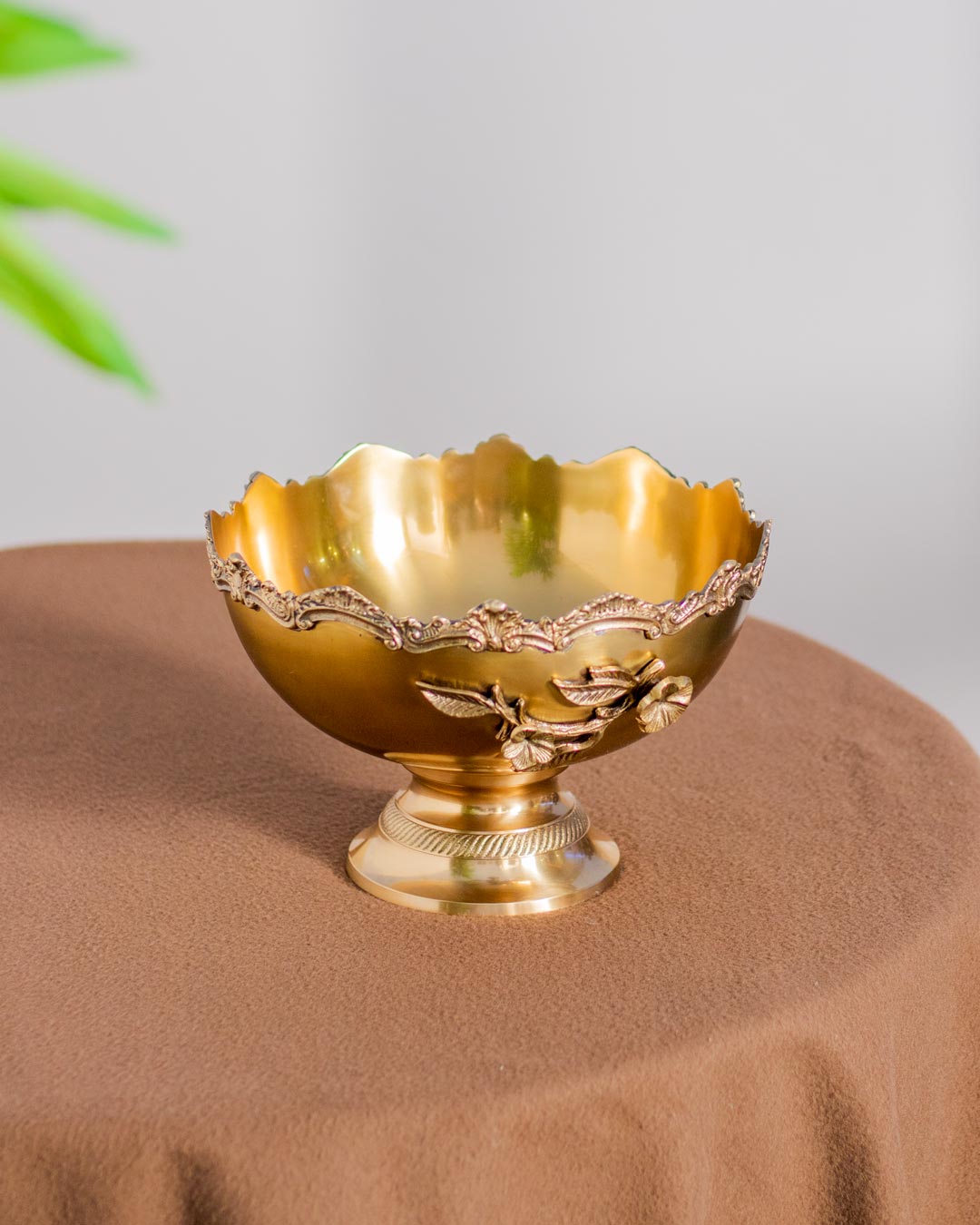 Floral Embossed Footed Table Décor Bowl - 10"
