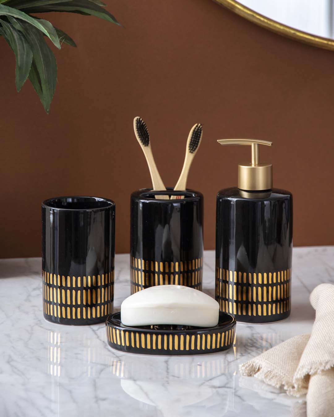 Gold Stripes 4-Piece Bath Set - Black