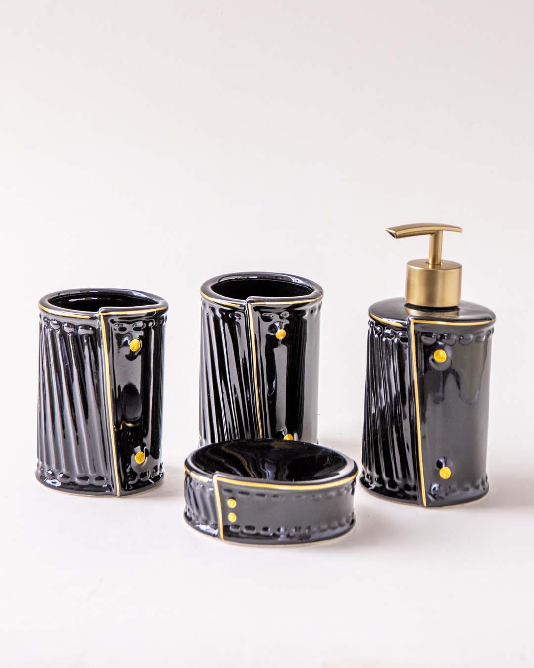 Gilded Closure 4-Piece Bath Set - Black