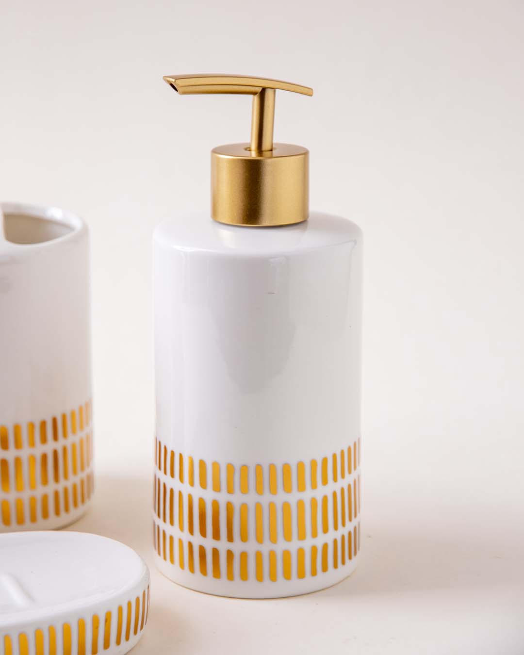 Gold Stripes 4-Piece Bath Set - White