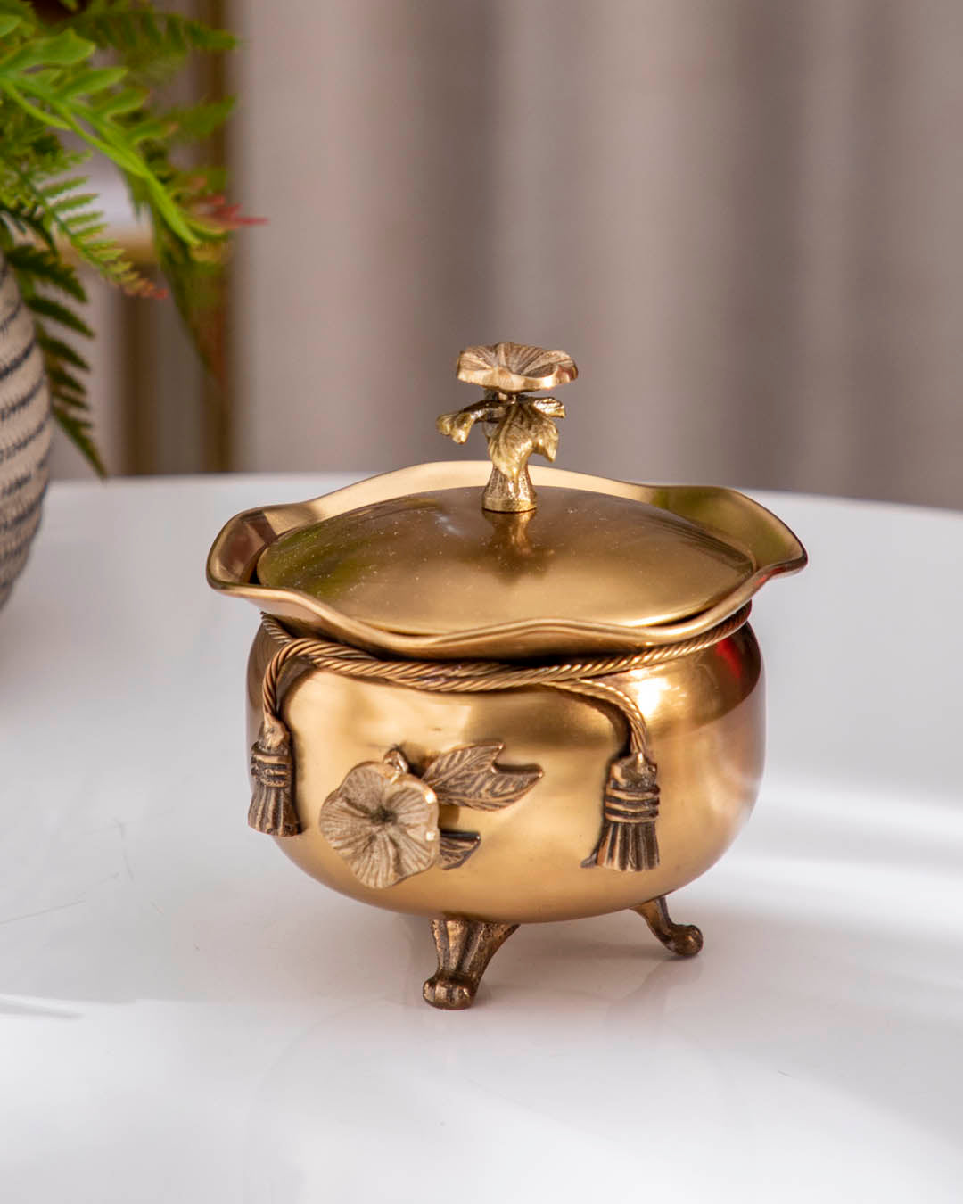 'Ribbon' Handcrafted Brass Bowl with Lid - 4" - The Decor Kart