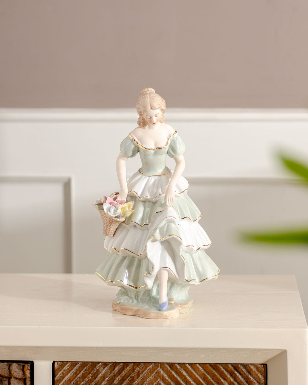 'Victorian Lady' Fine Porcelain Figurine - The Decor Kart