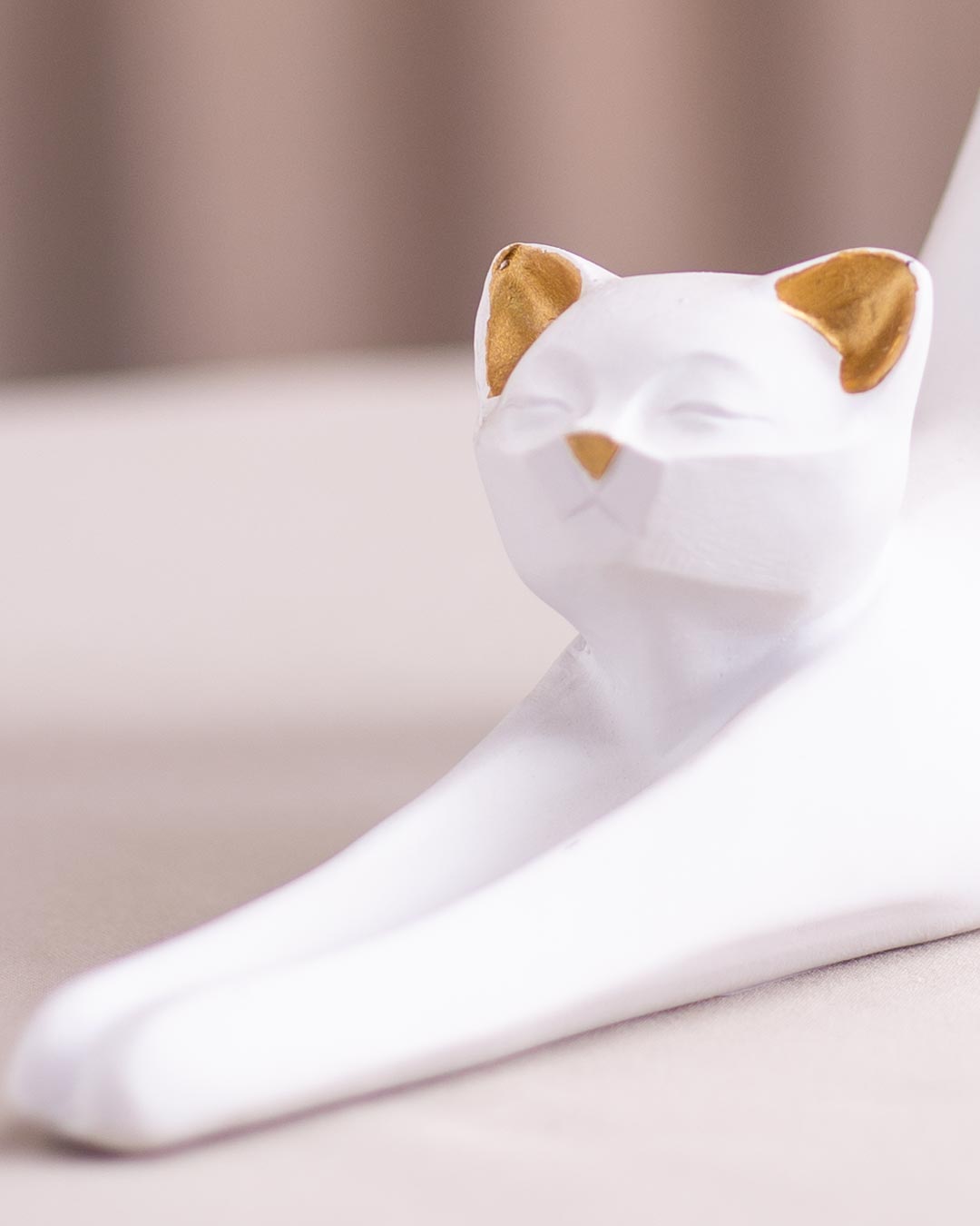 Unique Tray-Tailed Cat Figurine - The Decor Kart